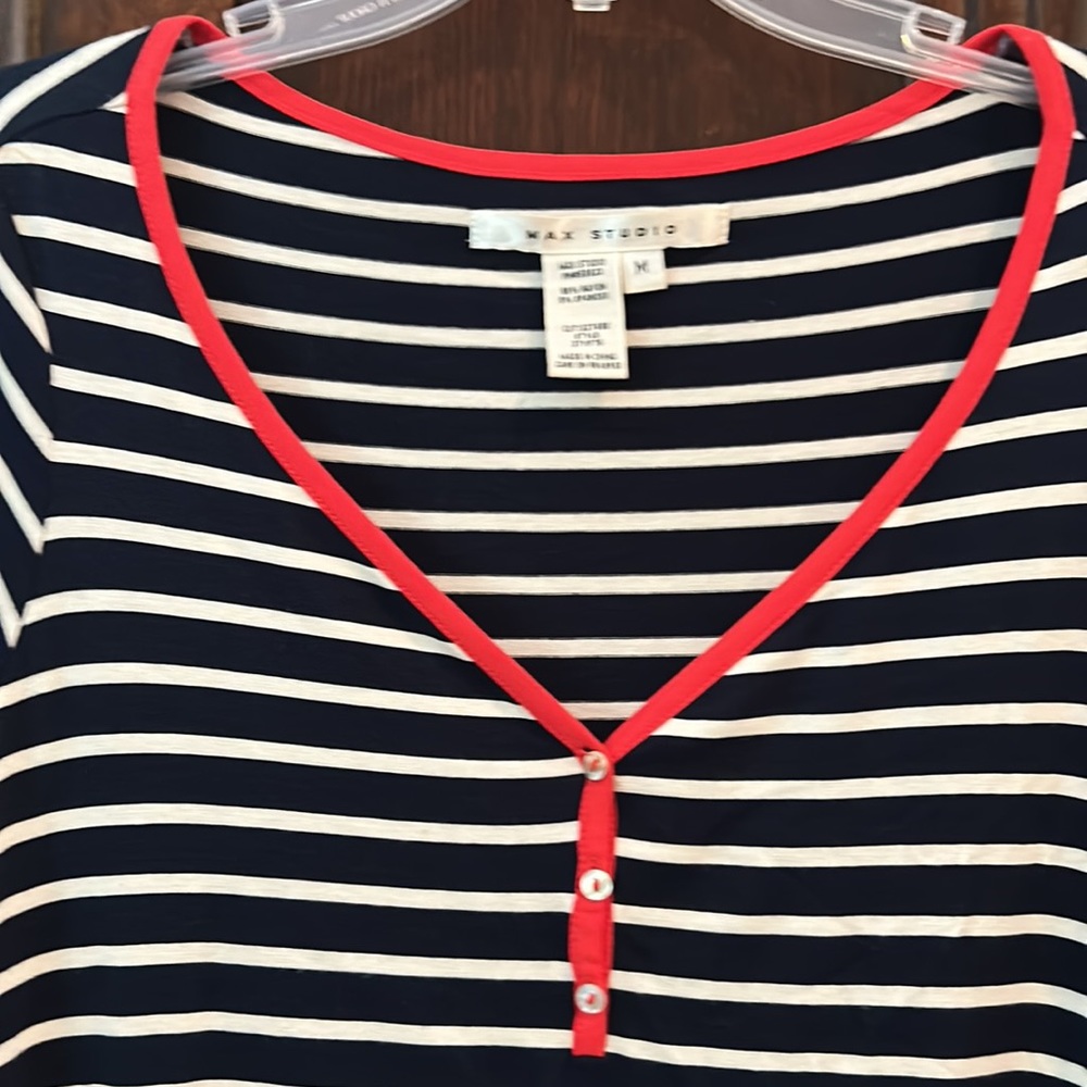 Max Studio blouse - Picture 2 of 5